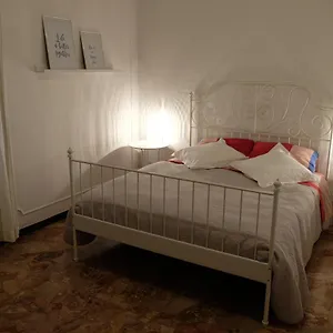 Alloggio in famiglia Spaziosa Matrimoniale Nel Centro Di, Modena